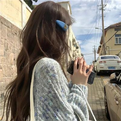 怕羞的黄莺